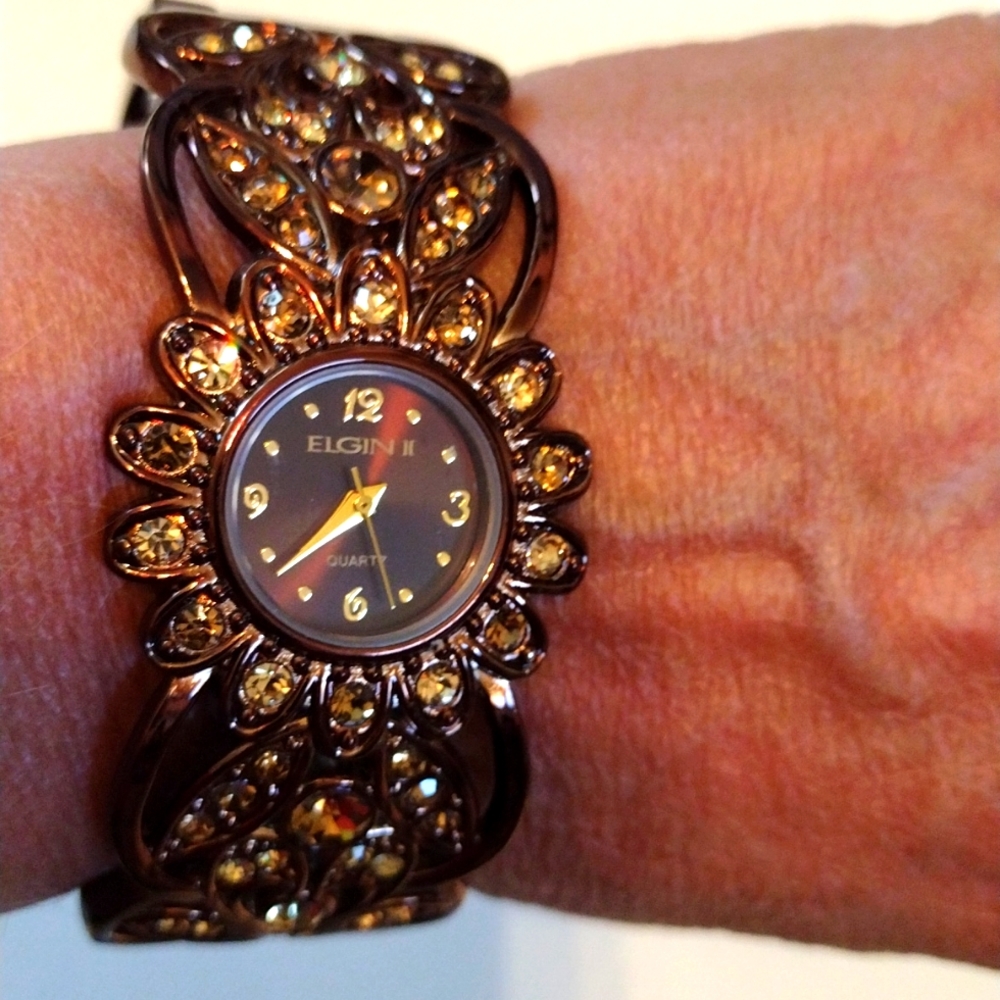 Elgin ll floral bracelet band Watch.